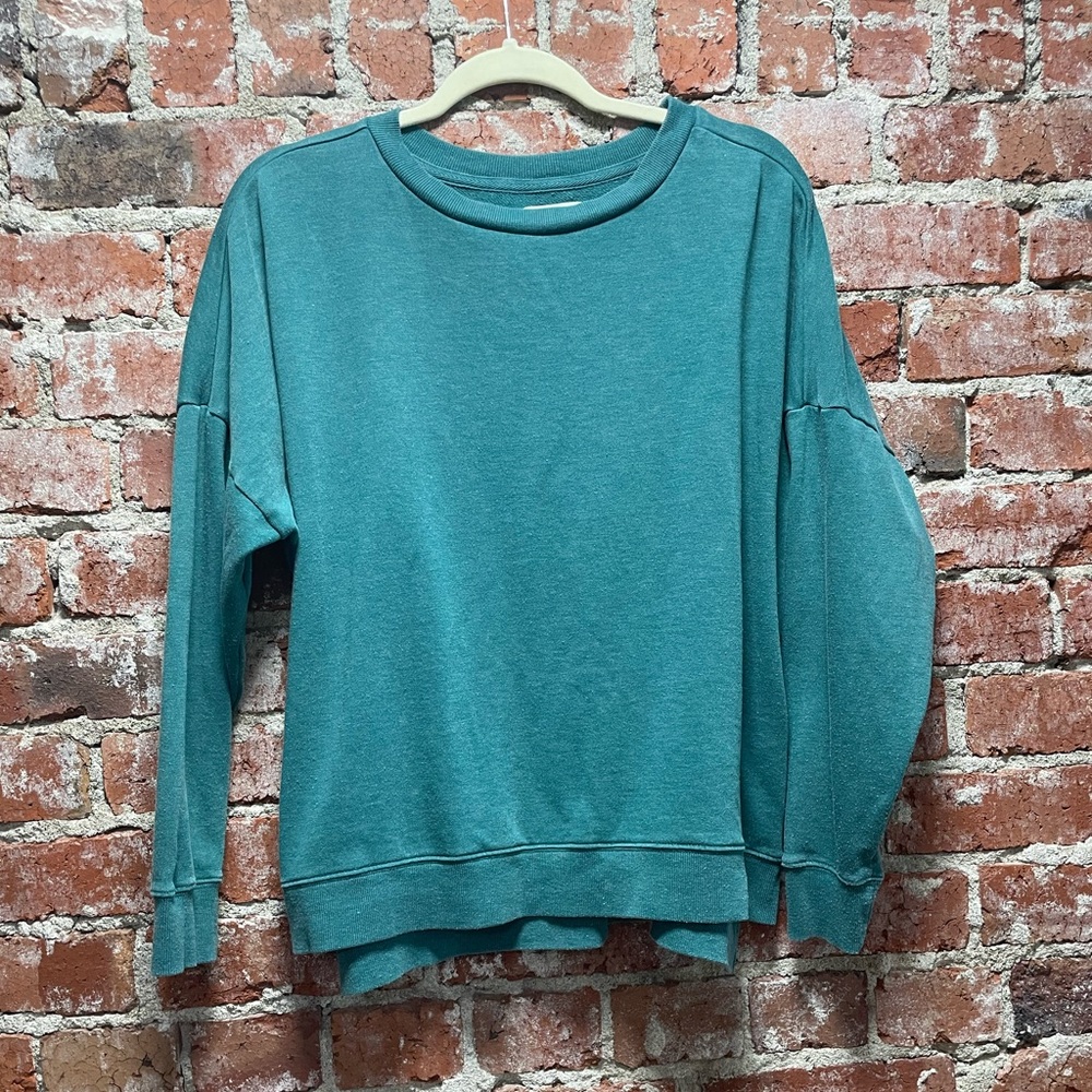 🥝🐊Target COLSIE green pullover sweater - M 🐊🥝